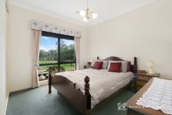 8 Nedlands Cl, West Wodonga VIC 3690, Australia