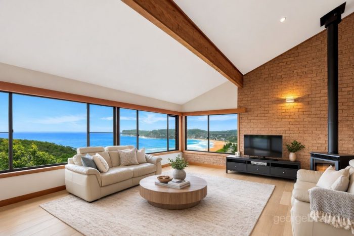 42 Bellevue Cres, North Avoca NSW 2260, Australia