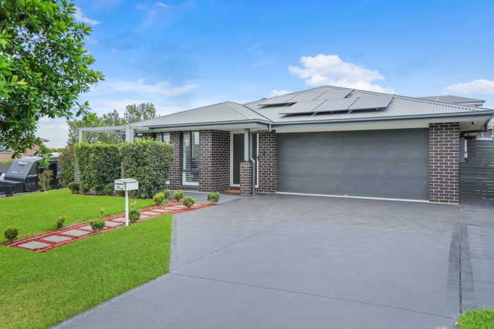 14 Outlook Bvd, Fletcher NSW 2287, Australia