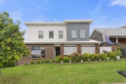 Unit 2/19 Paul Circuit, Tullimbar NSW 2527, Australia