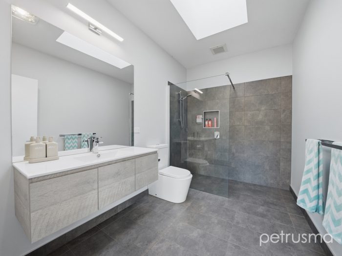 3 Pegasus Dr, Dromedary TAS 7030, Australia