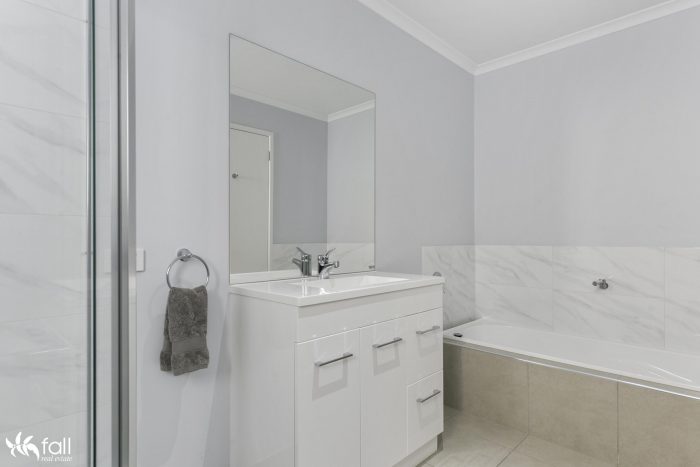 12 Penna Beach St, Midway Point TAS 7171, Australia