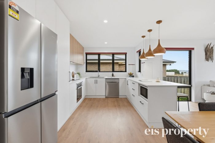 1 Porpoise Cl, Oakdowns TAS 7019, Australia