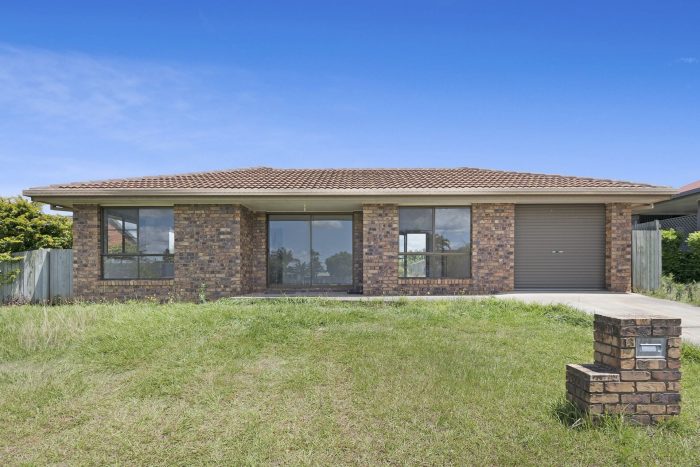 13 Wyena St, Kallangur QLD 4503, Australia