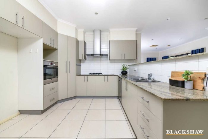 1/12 Redwater Pl, Mornington Gardens, Amaroo ACT 2914, Australia