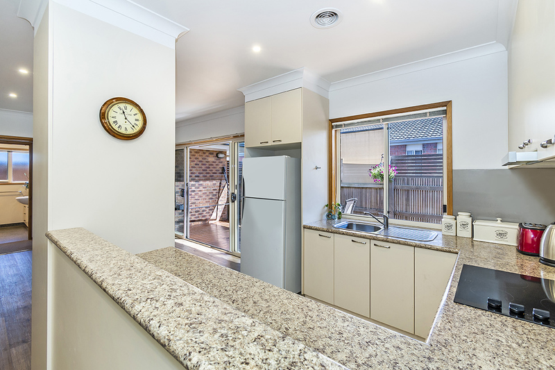 Unit 1/3 Roberts St, Hamilton VIC 3300, Australia