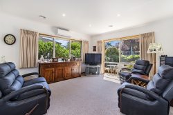 Unit 1/3 Roberts St, Hamilton VIC 3300, Australia