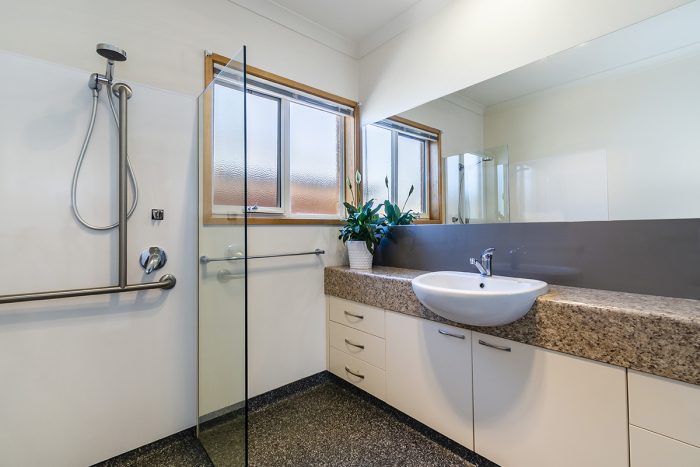 Unit 1/3 Roberts St, Hamilton VIC 3300, Australia