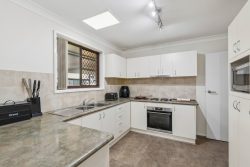 15 Saville Rd, Dapto NSW 2530, Australia