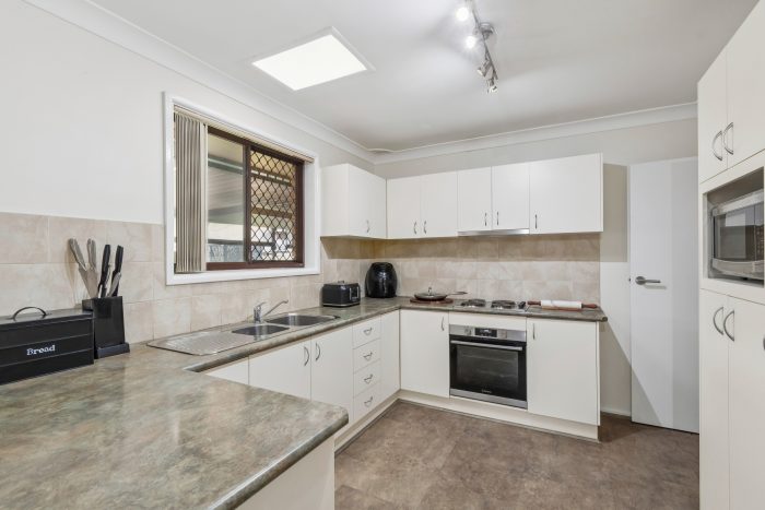 15 Saville Rd, Dapto NSW 2530, Australia