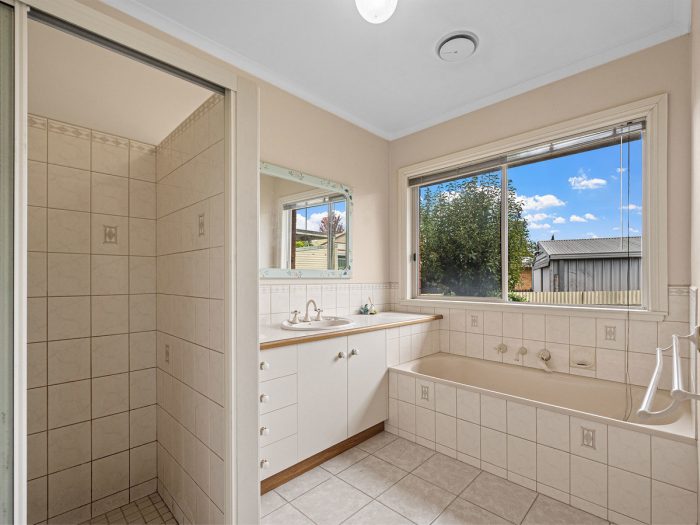 21 Shakespeare St, Hamilton VIC 3300, Australia
