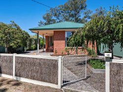 16 Smith St, Hamilton VIC 3300, Australia