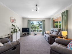 16 Smith St, Hamilton VIC 3300, Australia