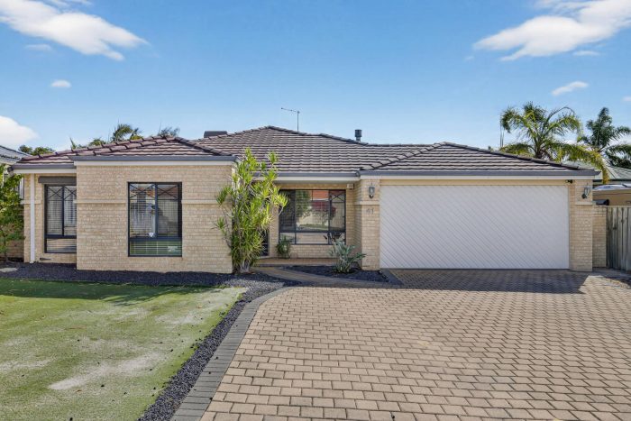 41 Cantrell Cct, Landsdale WA 6065, Australia