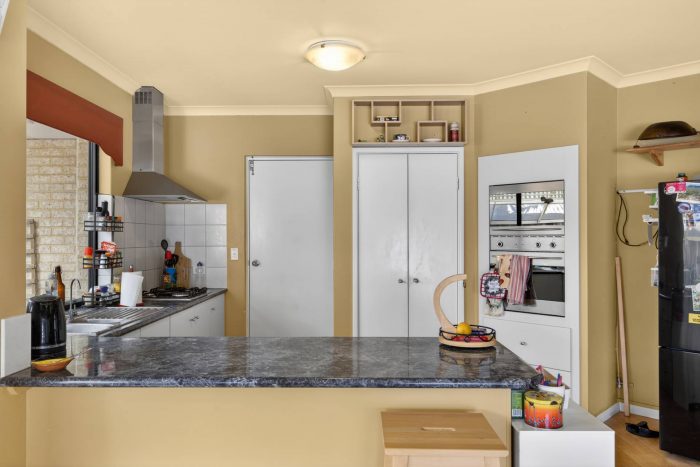 41 Cantrell Cct, Landsdale WA 6065, Australia