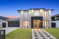327 Lakeside Ave, Springfield Lakes QLD 4300, Australia