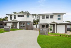 11 St Johns Ave, Mangerton NSW 2500, Australia