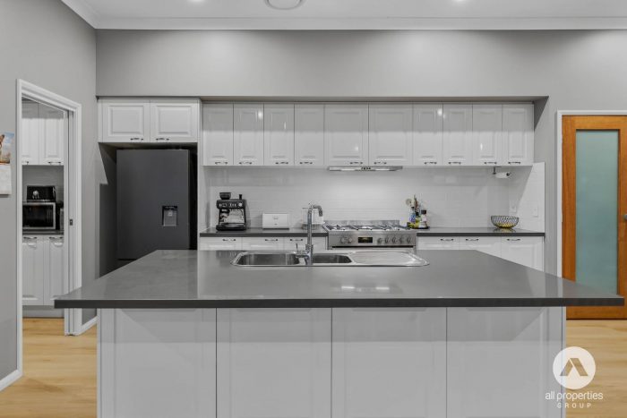 16 Trinity Pl, Gleneagle QLD 4285, Australia
