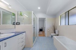 86 Tucker Rd, Riordanvale QLD 4800, Australia