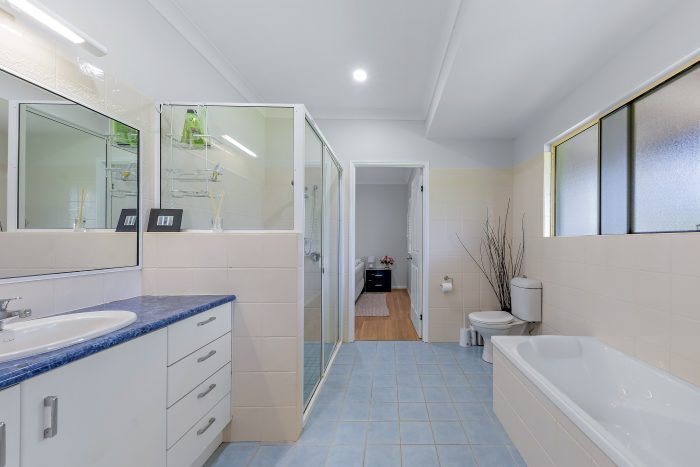 86 Tucker Rd, Riordanvale QLD 4800, Australia