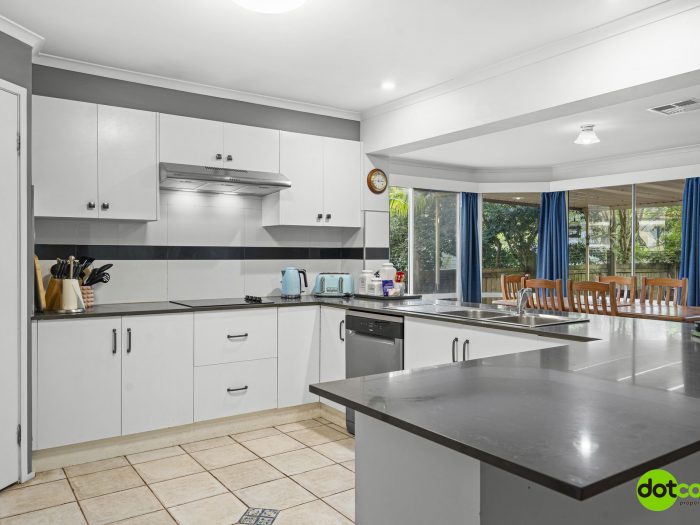 5 Tuggerawong Rd, Wyongah NSW 2259, Australia
