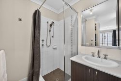 17 Glasshouse Dr, Banksia Grove WA 6031, Australia