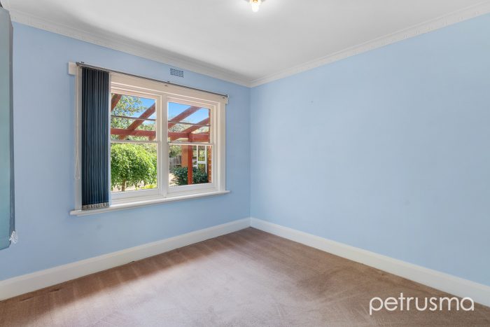 5 Warragul Ave, New Town TAS 7008, Australia