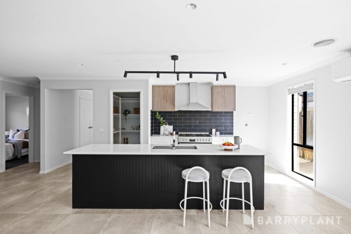 35 Wheatley Parade, Mickleham VIC 3064, Australia