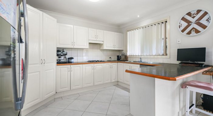 6 Amber Grove, Bolwarra Heights NSW 2320, Australia