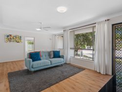 69 Asquith Ave, Windermere Park NSW 2264, Australia