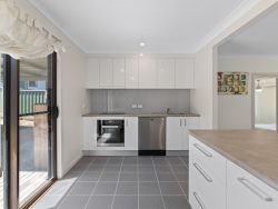 69 Asquith Ave, Windermere Park NSW 2264, Australia
