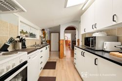 3 Atkinson Ct, Beechworth VIC 3747, Australia