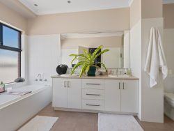 14B Purna Pl, Hannans WA 6430, Australia