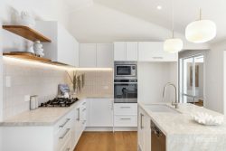 8 Compass Cl, Bateau Bay NSW 2261, Australia