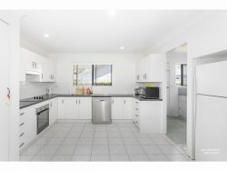 101 Pennycuick St, West Rockhampton QLD 4700, Australia
