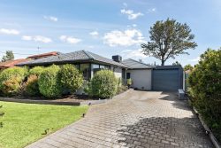 3 Bellara Cres, Kealba VIC 3021, Australia