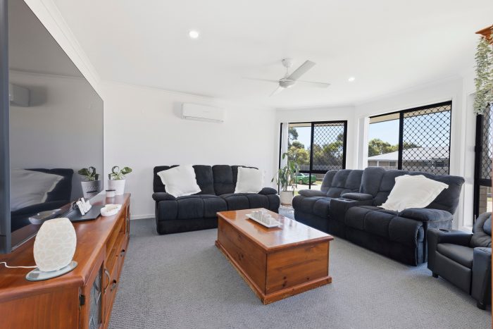 24 Bradman Wy, Urangan QLD 4655, Australia