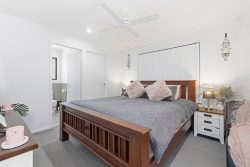 24 Bradman Wy, Urangan QLD 4655, Australia