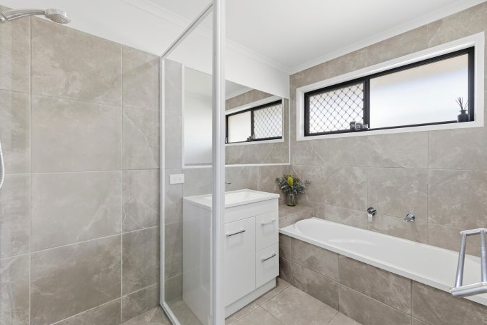 24 Bradman Wy, Urangan QLD 4655, Australia