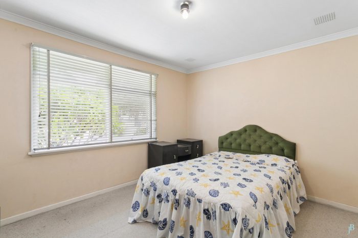 427 Belmont Ave, Cloverdale WA 6105, Australia