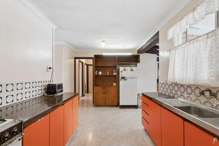 427 Belmont Ave, Cloverdale WA 6105, Australia