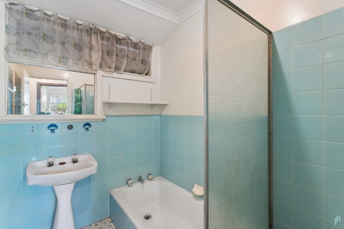 427 Belmont Ave, Cloverdale WA 6105, Australia