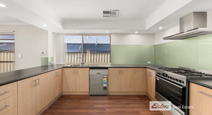 43 Carbine Loop, Millbridge WA 6232, Australia