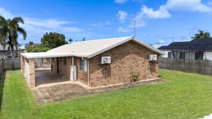 9 Carnation St, Proserpine QLD 4800, Australia