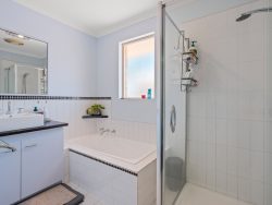 Unit 2/110 Collins St, Piccadilly WA 6430, Australia