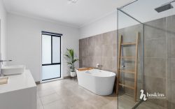 70 Columbia Bvd, Chirnside Park VIC 3116, Australia