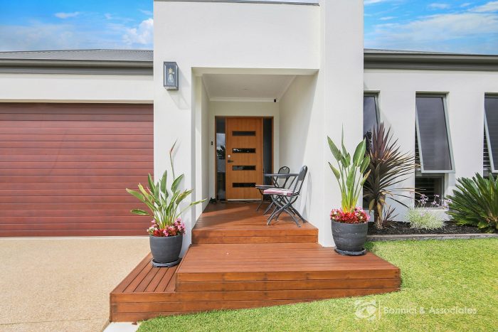43 Craig Cct, Leneva VIC 3691, Australia