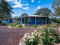 6997 Dartmoor-Hamilton Rd, Hamilton VIC 3300, Australia