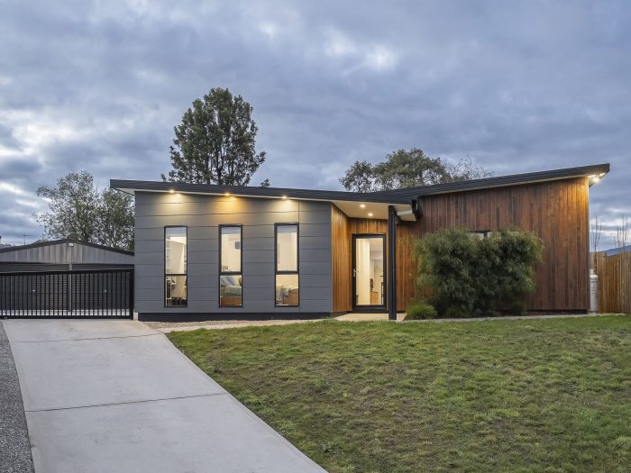 15 Debra Pl, Huonville TAS 7109, Australia