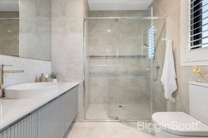 13 Winston Dr, Doncaster VIC 3108, Australia